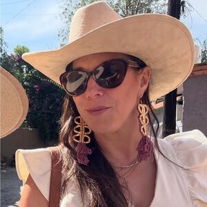 Meet your Posher, Logan